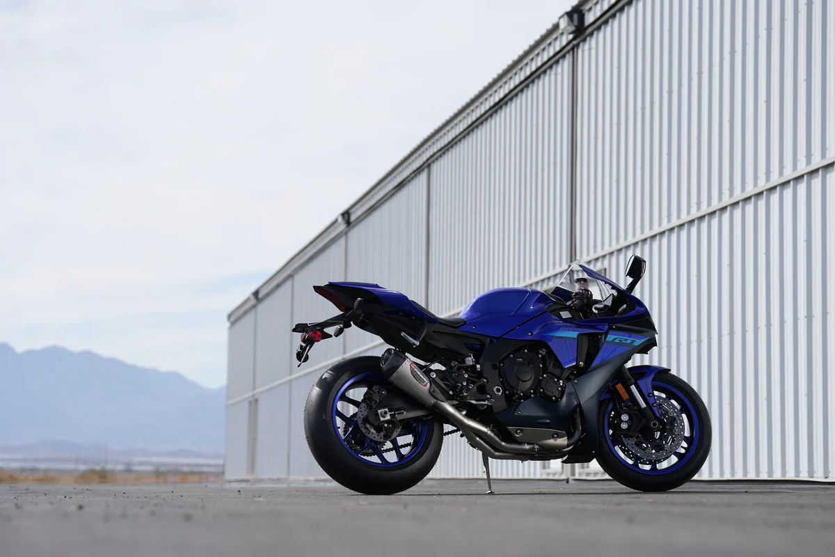 Yoshimura YZF-R1 Alpha T Race Exhaust System view 3