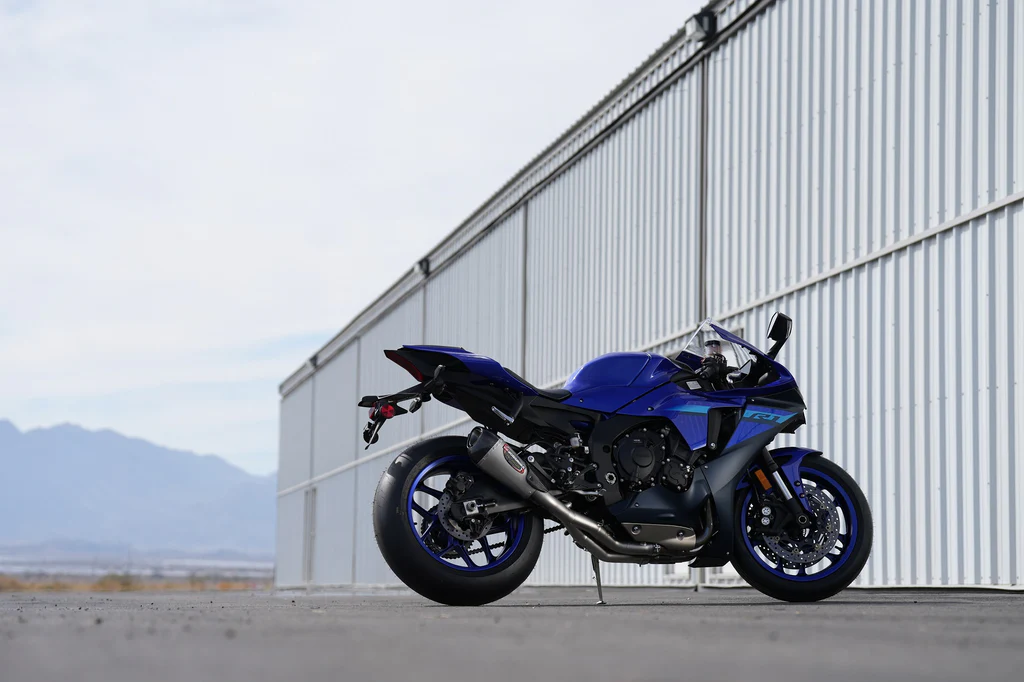 Yoshimura YZF-R1 Alpha T Race Exhaust System view 6