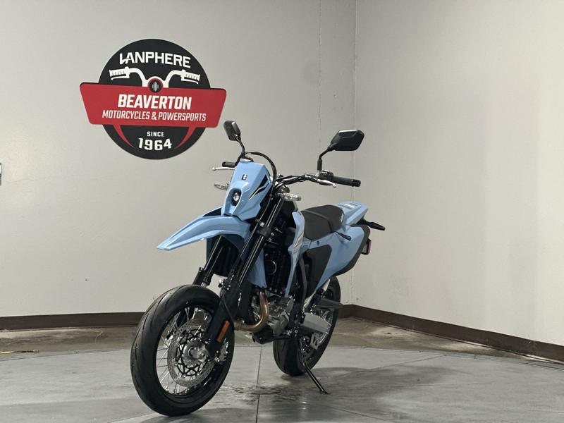2025 Suzuki DR-Z4SMM5