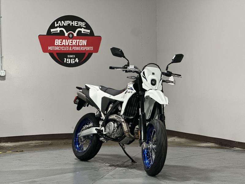 2025 Suzuki DR-Z4SMM5
