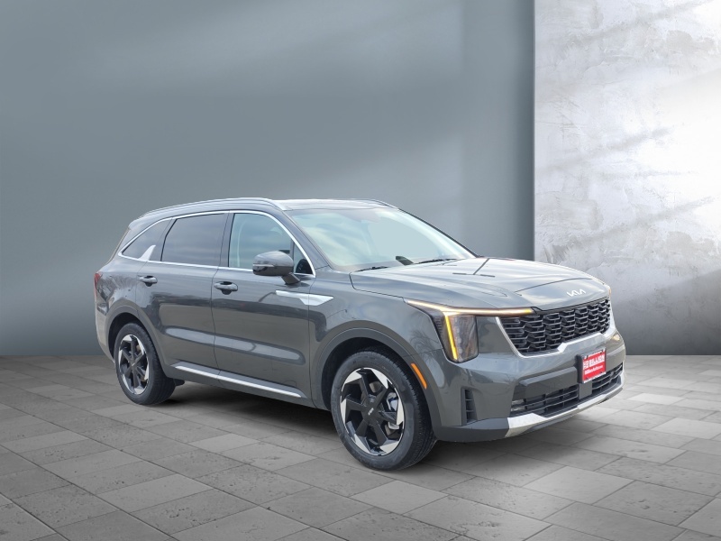 2026 Kia Sorento Hybrid — front three-quarter view