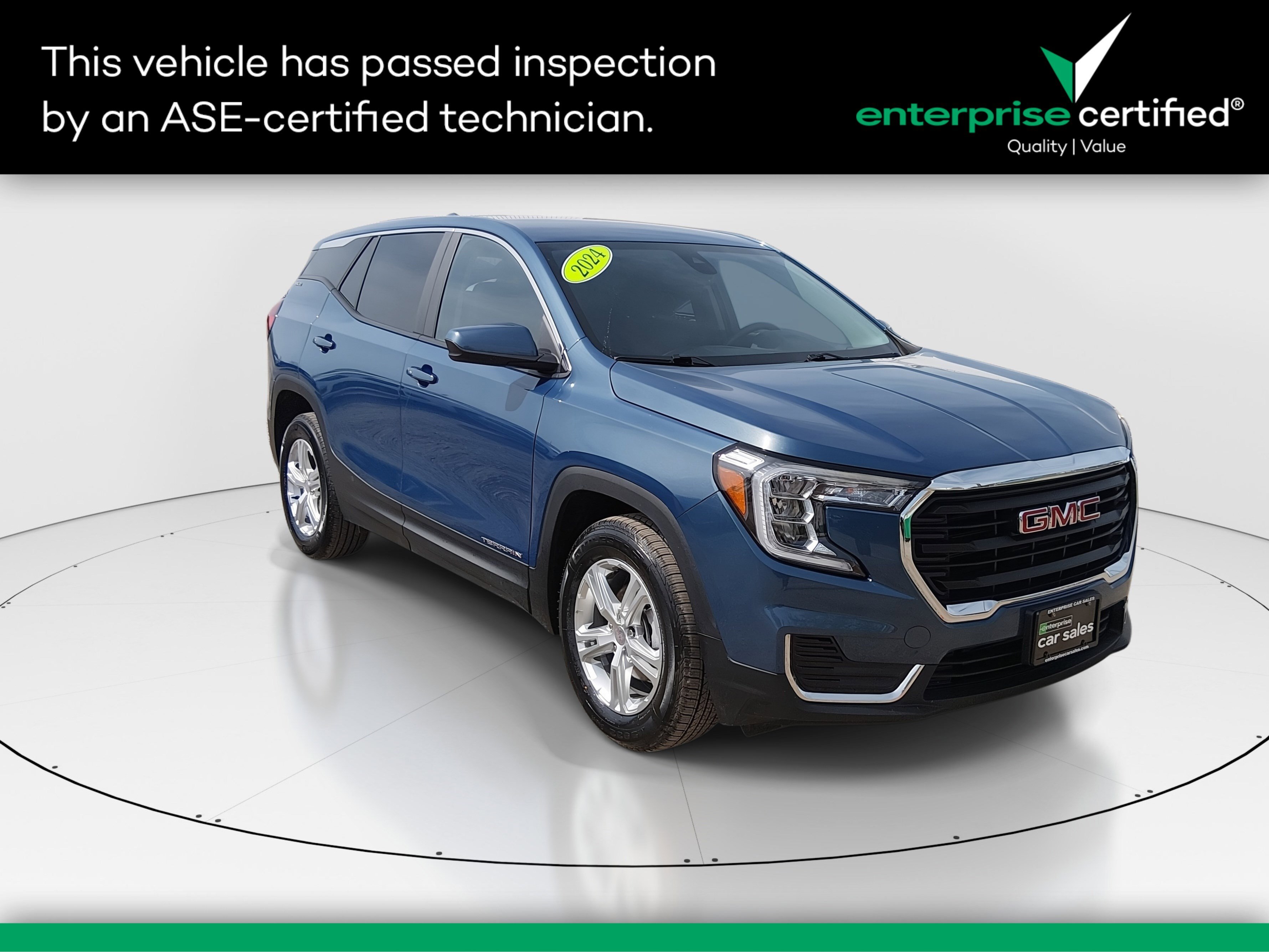 2024 GMC Terrain FWD 4dr SLE — front three-quarter view