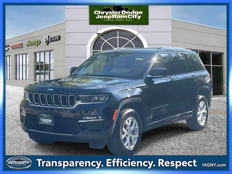 2023 Jeep Grand Cherokee Limited 4x4 in Diamond Black Crystal Pearlcoat — front three-quarter view