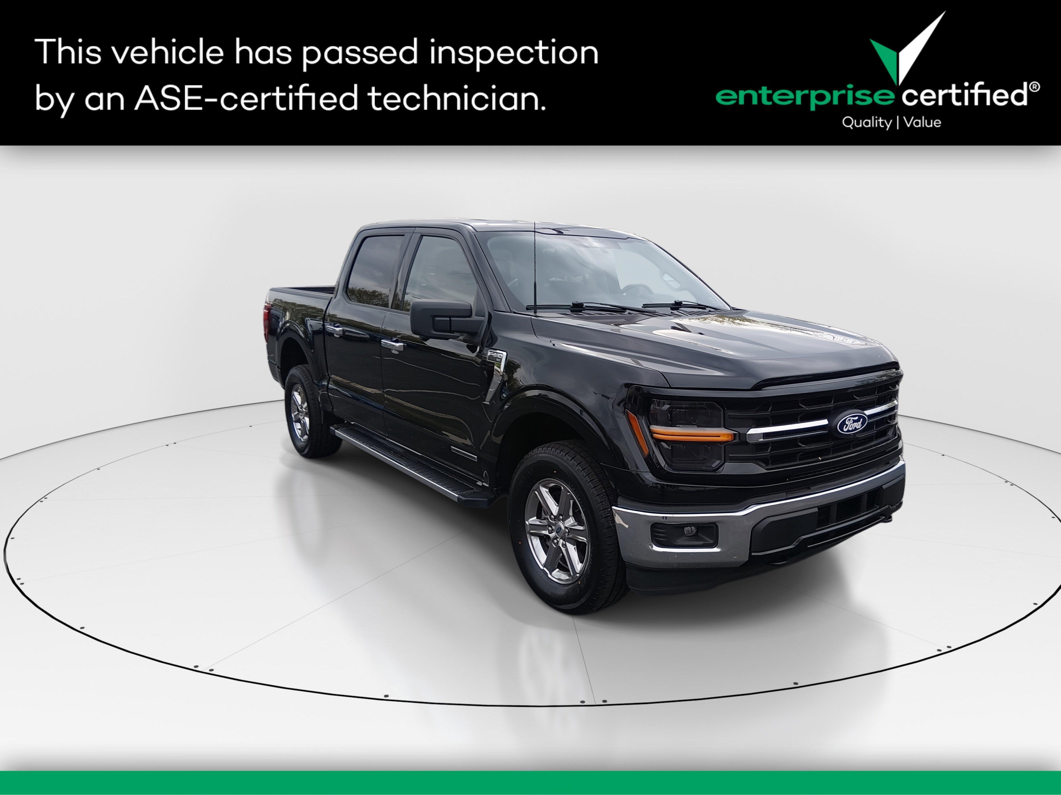 2024 Ford F-150 XLT 4WD SuperCrew 5.5' Box — front three-quarter view
