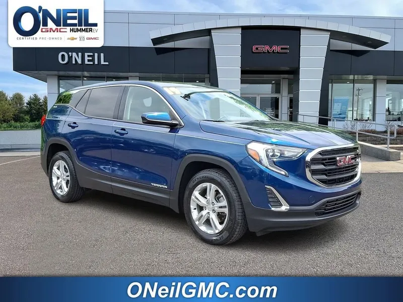 2019 GMC Terrain SLE in Blue Emerald Metallic — front three-quarter view