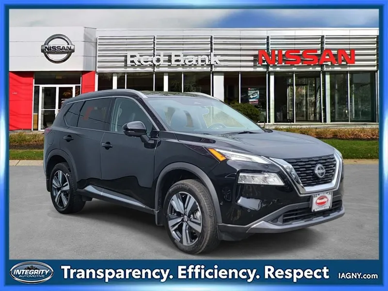 2023 Nissan Rogue SL in Super Black — front three-quarter view
