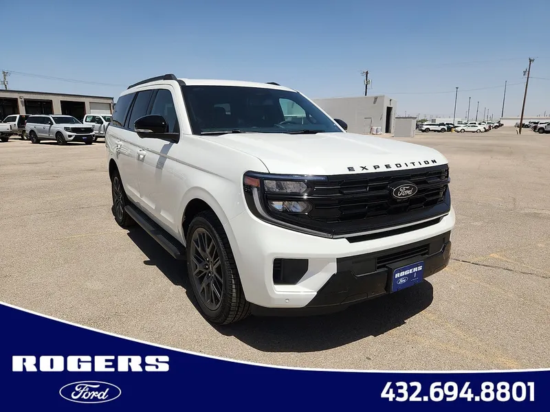 2026 Ford Expedition Platinum in Star White Metallic Tri-Coat — front three-quarter view