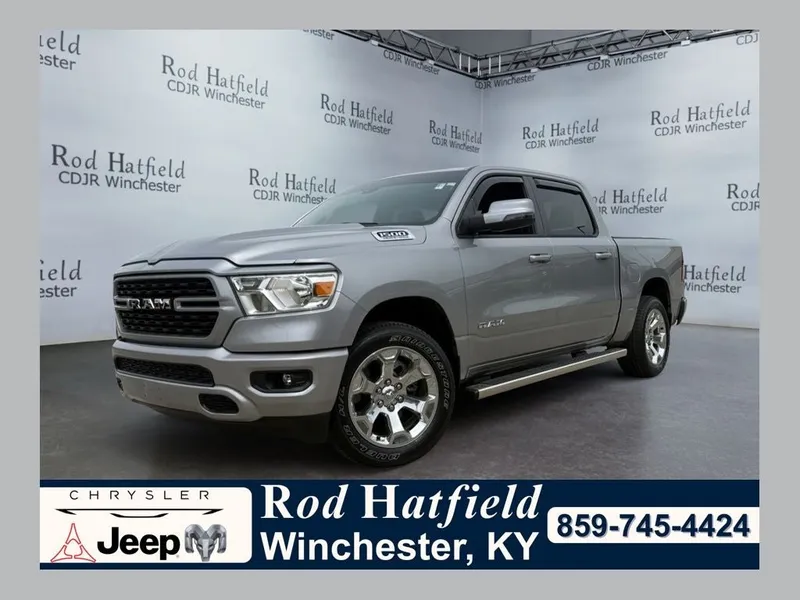 2024 RAM 1500 Big Horn Crew Cab 4x4 5'7' Box in Billet Silver Metallic Clearcoat — front three-quarter view