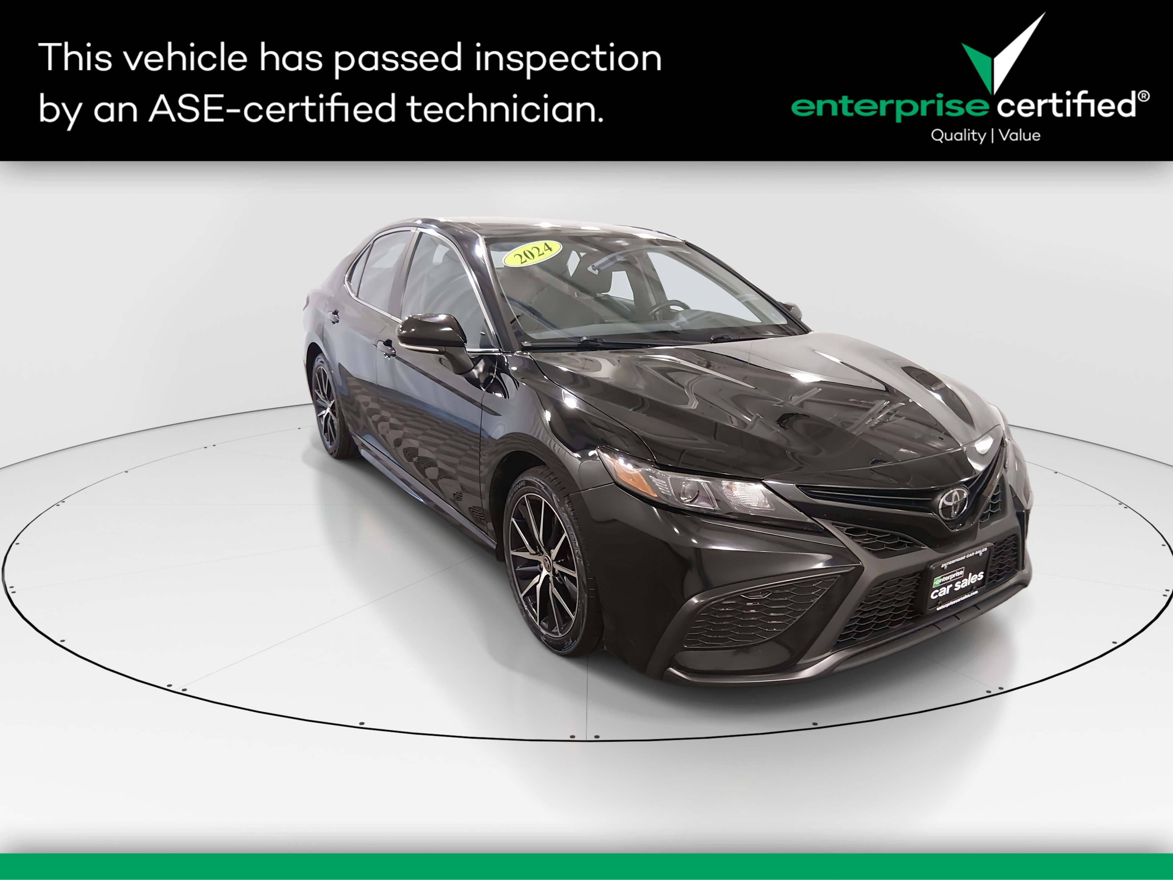 2024 Toyota Camry SE Auto — front three-quarter view