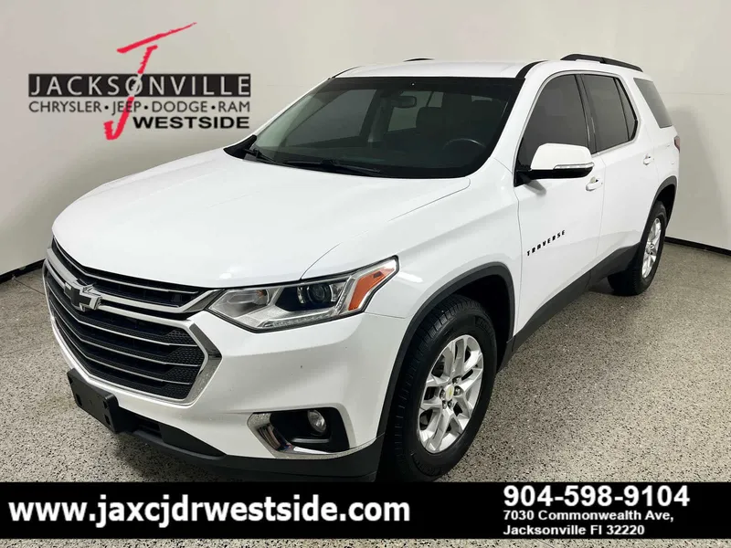 2019 Chevrolet Traverse LT Leather in Summit White — front three-quarter view