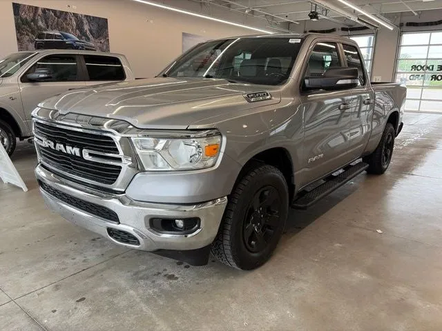 2021 RAM 1500 Big Horn Quad Cab 4x4 6'4' Box in Billet Silver Metallic Clearcoat — front three-quarter view