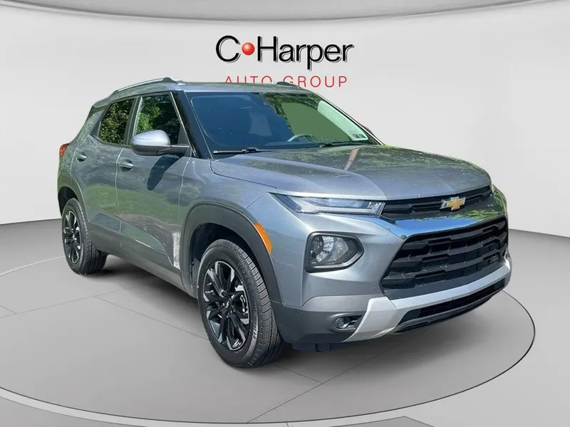 2022 Chevrolet Trailblazer LT in Satin Steel Metallic — front three-quarter view