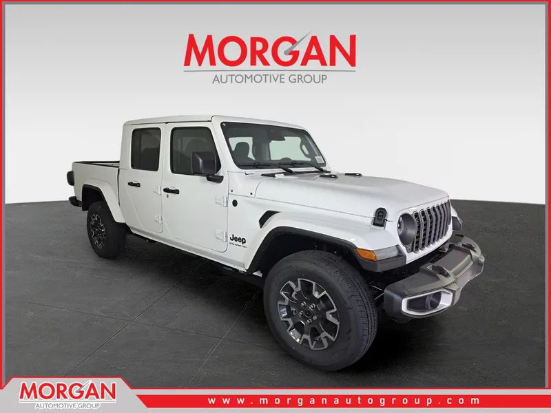 2026 Jeep Gladiator Sahara in White/off-white — front three-quarter view