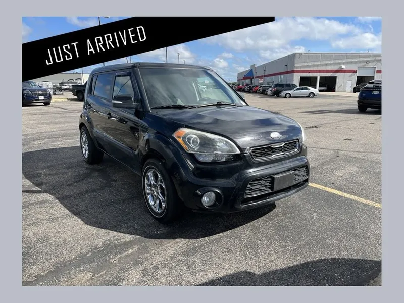 2013 Kia Soul Exclaim in Shadow Pearl Metallic — front three-quarter view
