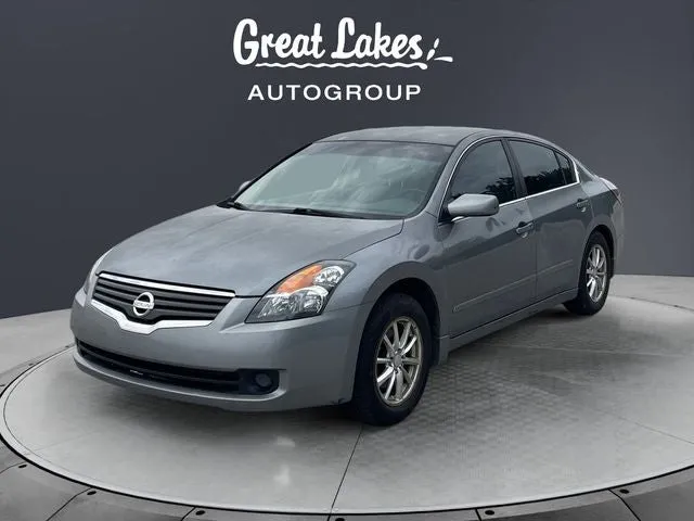 2008 Nissan Altima 2.5 S in Radiant Silver Metallic — front three-quarter view