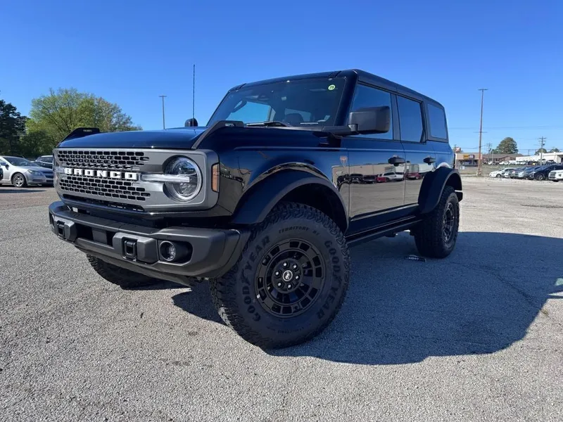2026 Ford Bronco Badlands in Shadow Black — front three-quarter view