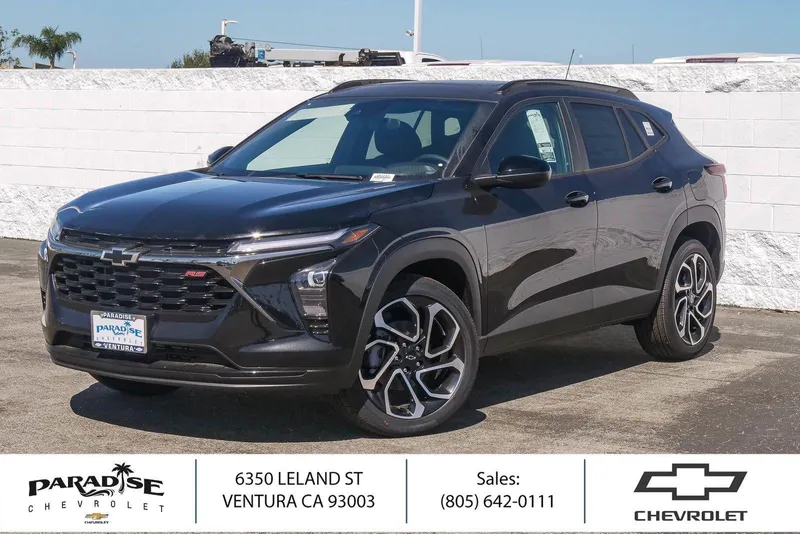2026 Chevrolet Trax FWD 4dr 2RS in Mosaic Black Metallic — front three-quarter view