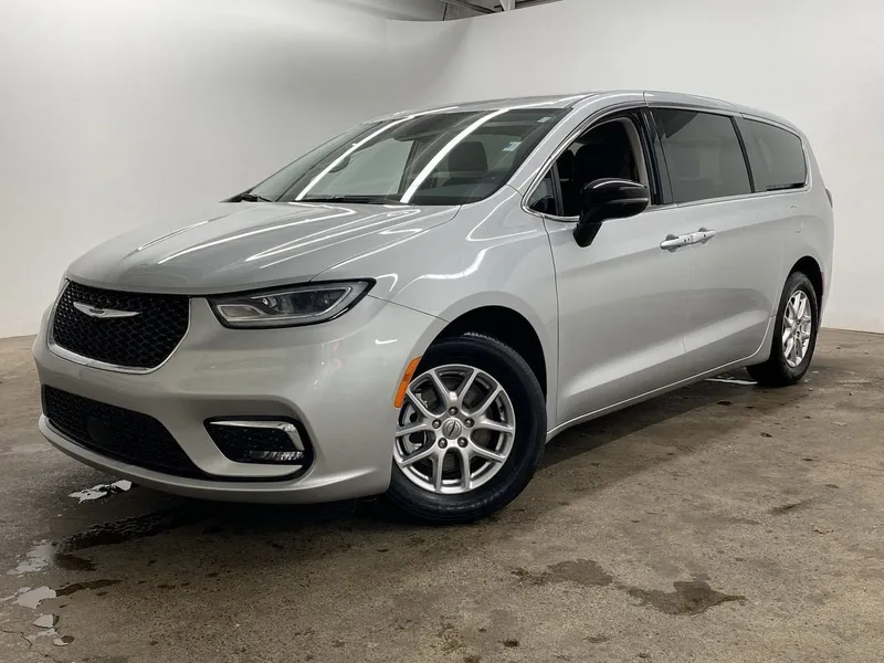 2024 Chrysler Pacifica Touring L in Sil/Silver — front three-quarter view
