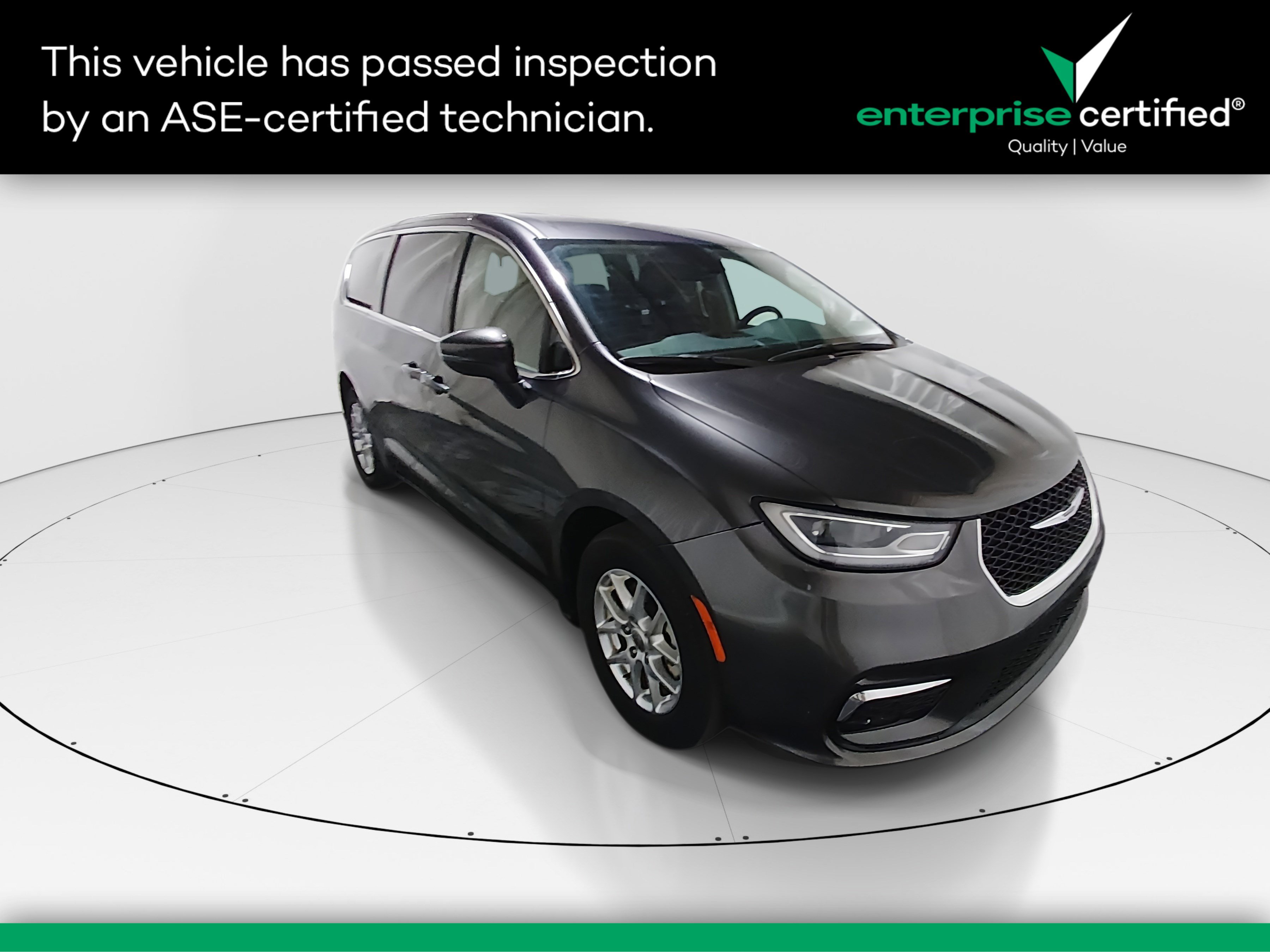 2023 Chrysler Pacifica Touring L FWD — front three-quarter view