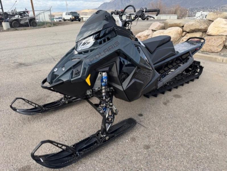 2026 Polaris 850 PRO RMK 155 Gloss Black / Blue Dusk