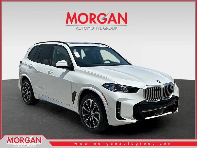 2026 BMW X5 xDrive40i in Mineral White Metallic — front three-quarter view