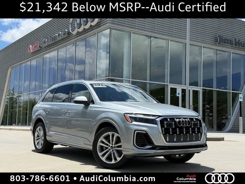2025 Audi Q7 55 Premium Plus quattro in Satellite Silver Metallic — front three-quarter view