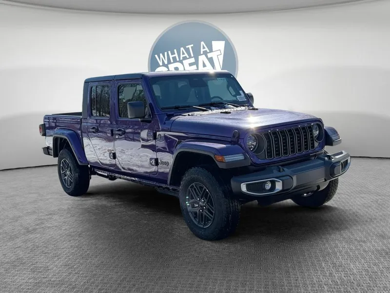 2026 Jeep Gladiator GLADIATOR SPORT S 4X4 in Reign Exterior Paint — front three-quarter view