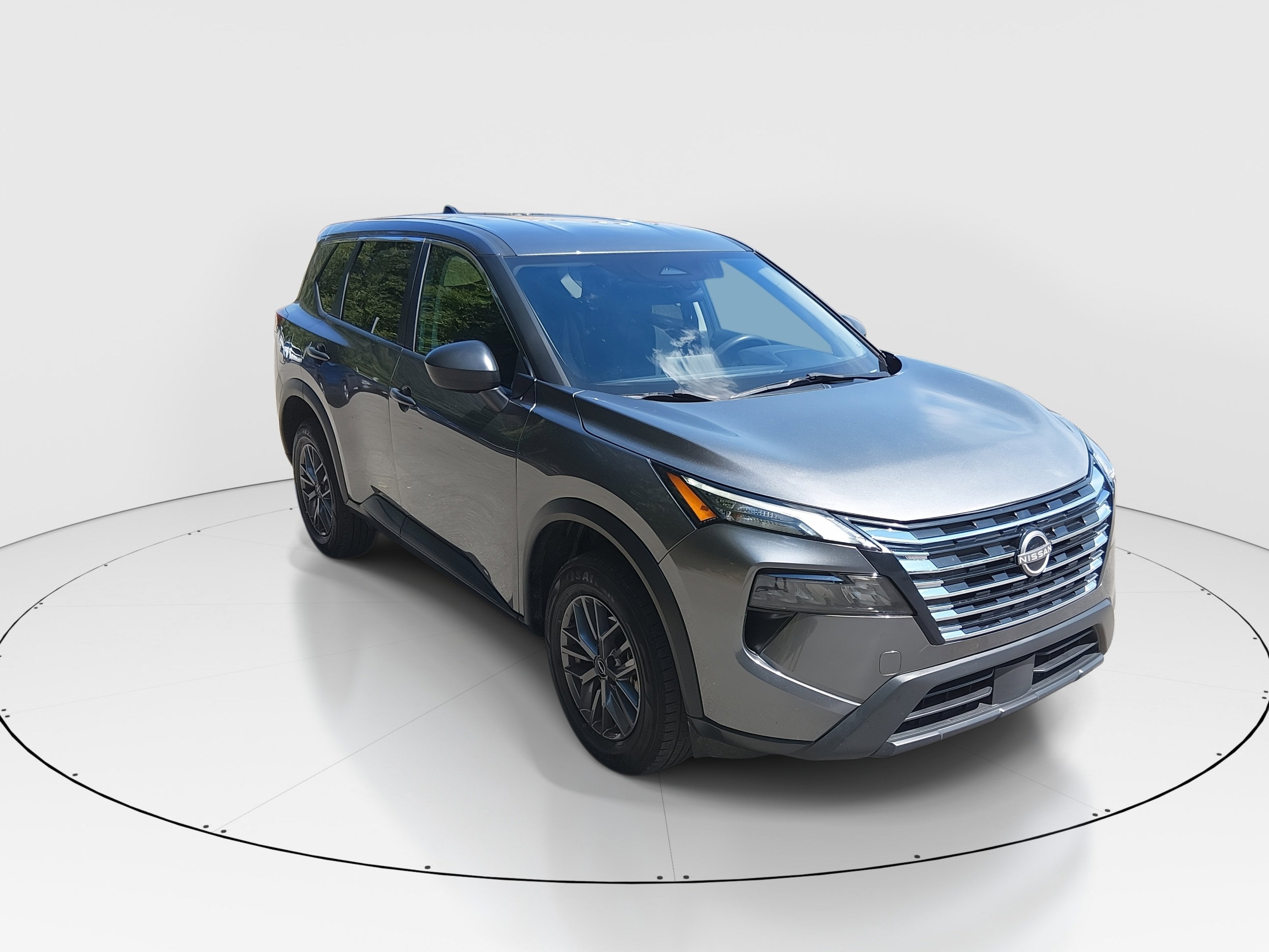 2024 Nissan Rogue FWD S — front three-quarter view