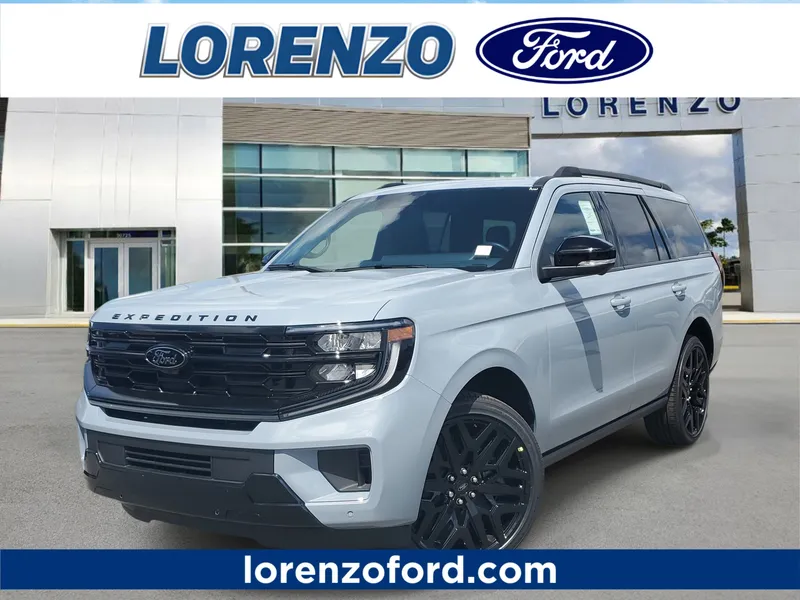 2026 Ford Expedition Platinum in Glacier Gray Metallic Tri-Coat — front three-quarter view