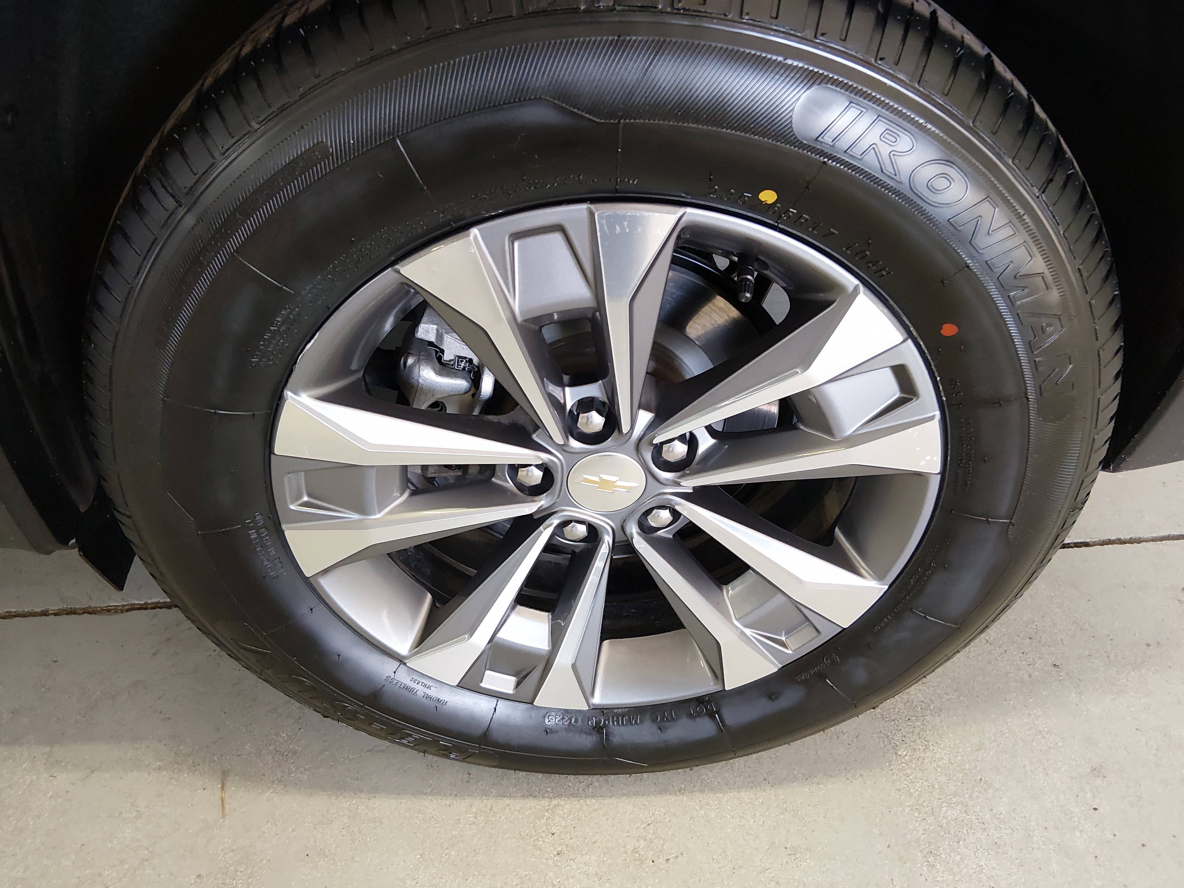 2025 Chevrolet Equinox — photo 16 view