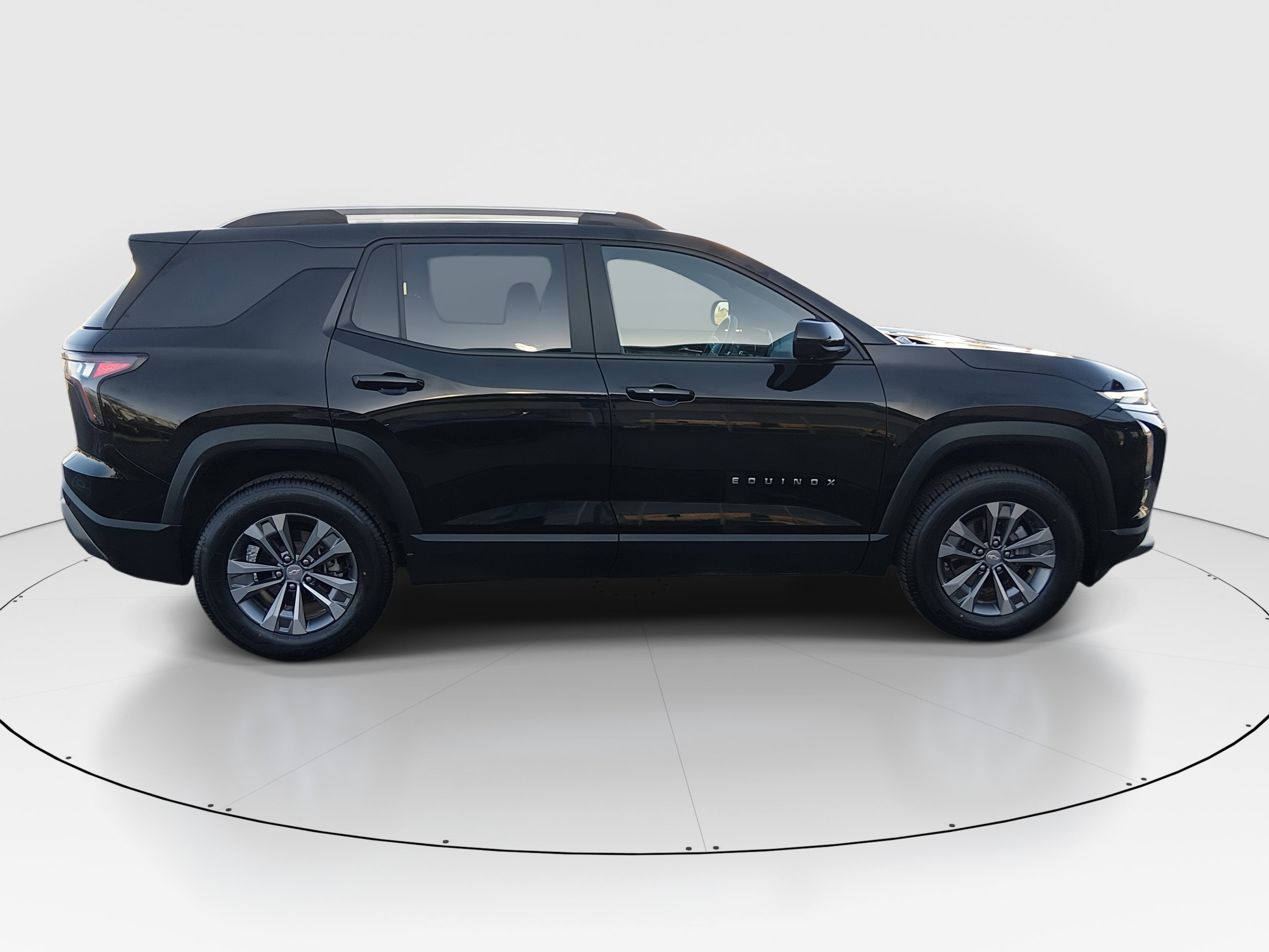 2025 Chevrolet Equinox — photo 8 view