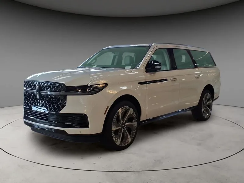 2026 Lincoln Navigator L Black Label in White Metallic — front three-quarter view