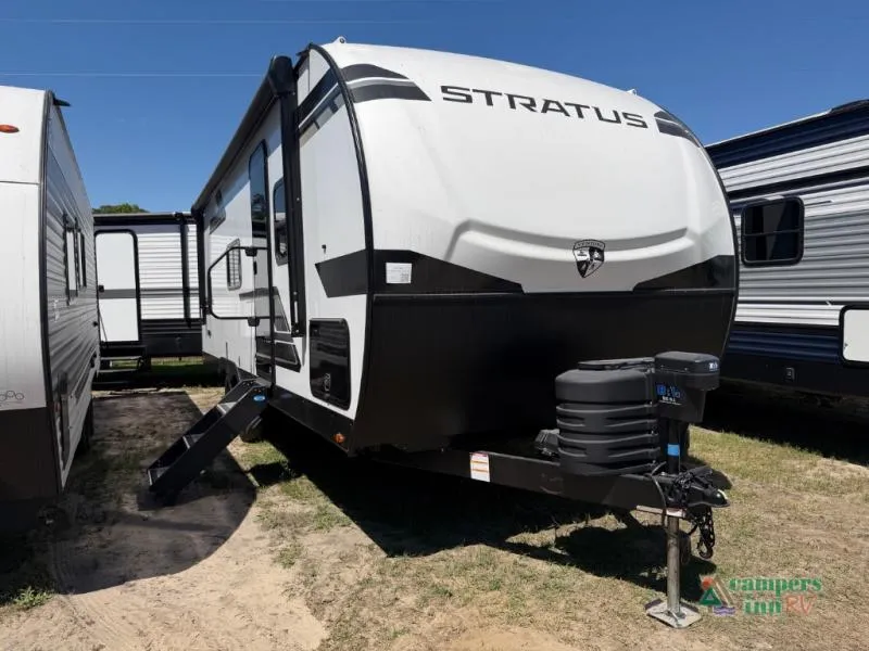 2025 Venture RV Stratus — front three-quarter view