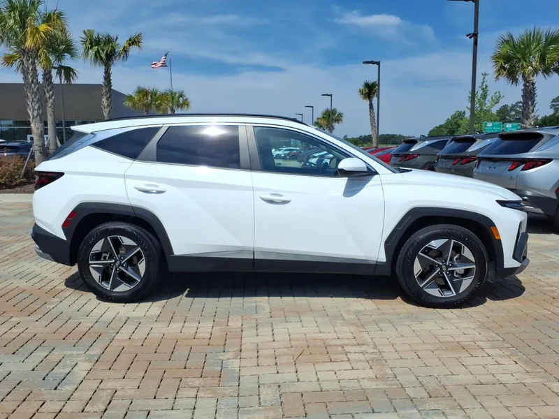 2025 Hyundai TUCSON — side profile view