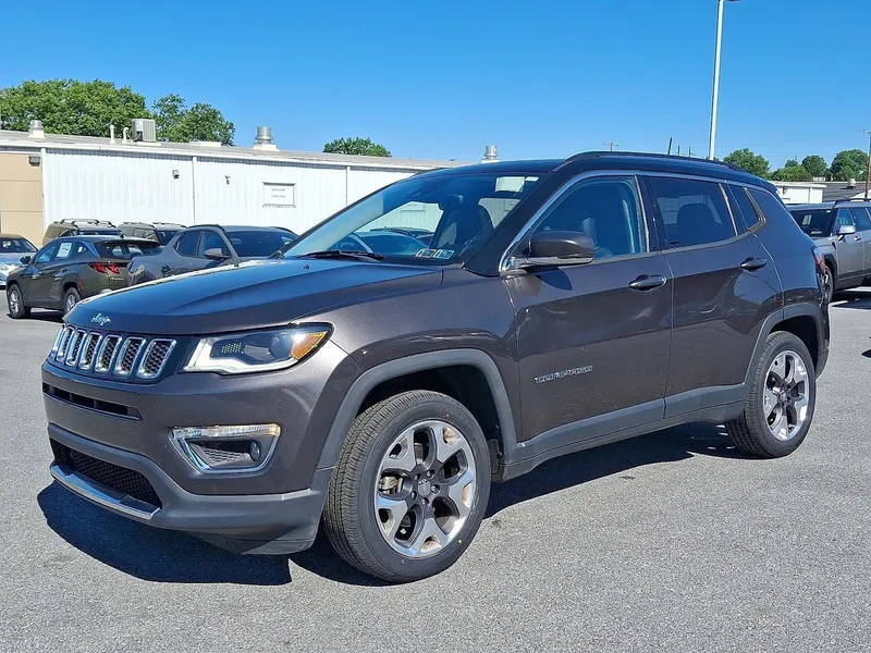 2018 Jeep Compass Limited in Granite Crystal Metallic Clearcoat — front three-quarter view