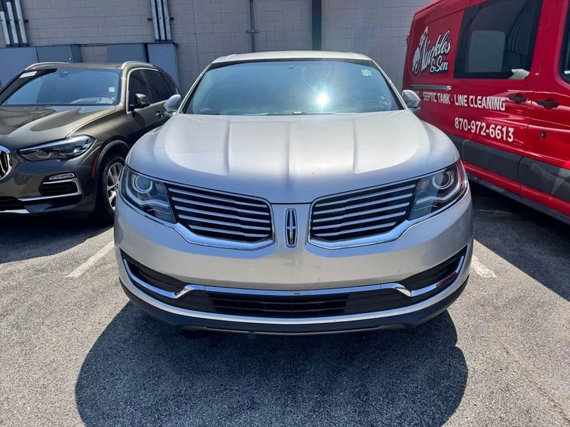 2017 Lincoln MKX Premiere in Ingot Silver — front three-quarter view