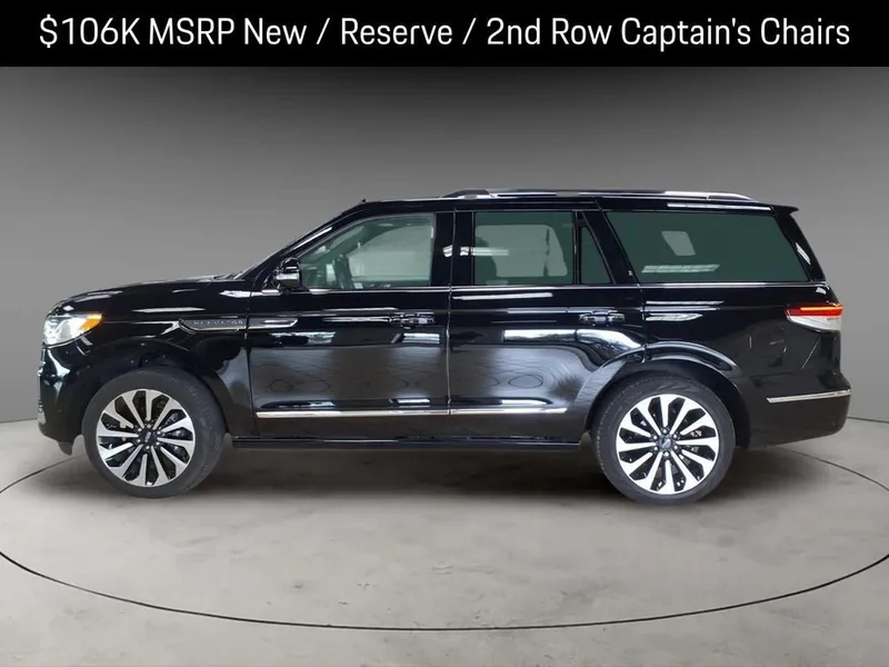 2023 Lincoln Navigator Reserve in Infinite Black Metallic Clearcoat — front three-quarter view