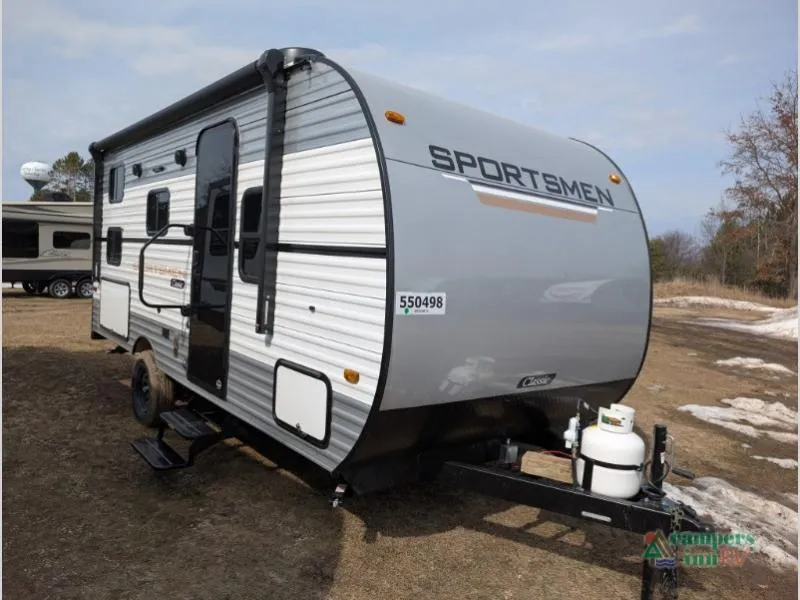 2027 KZ Sportsmen Classic — front three-quarter view