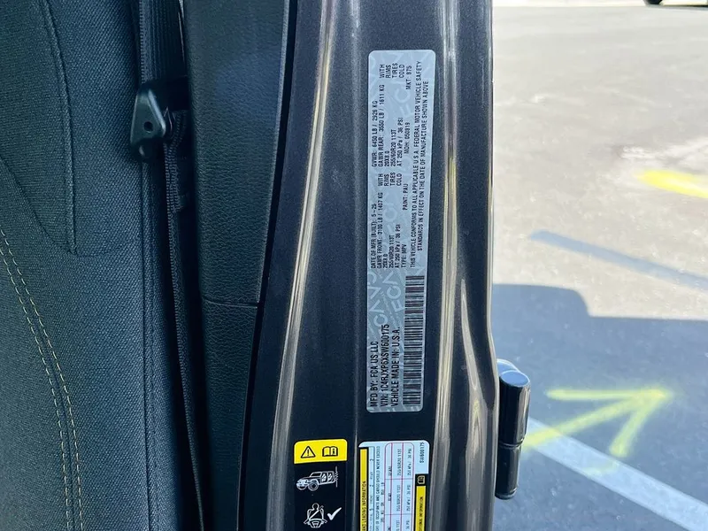 2025 Jeep Wrangler — photo 29 view