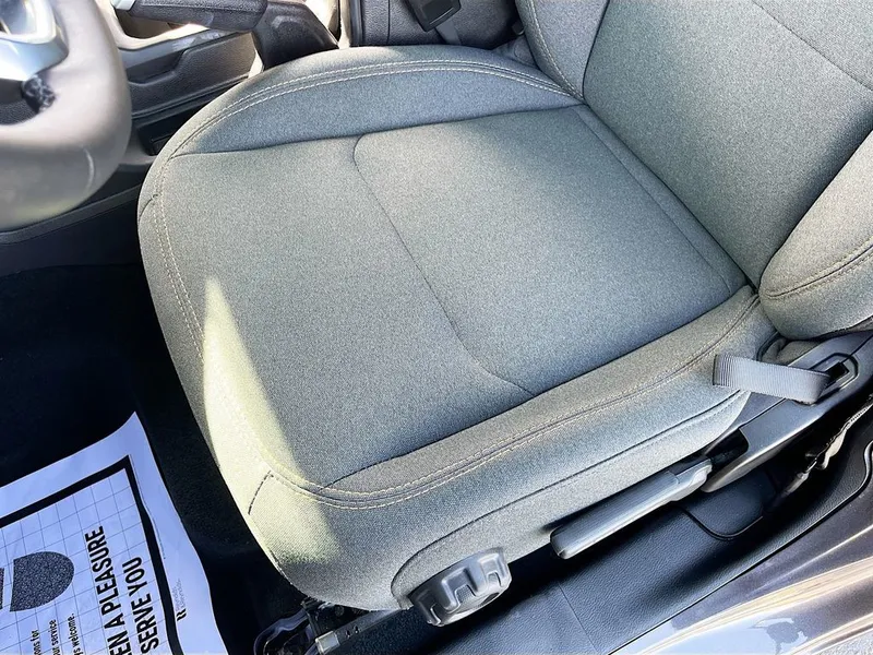 2025 Jeep Wrangler — photo 18 view
