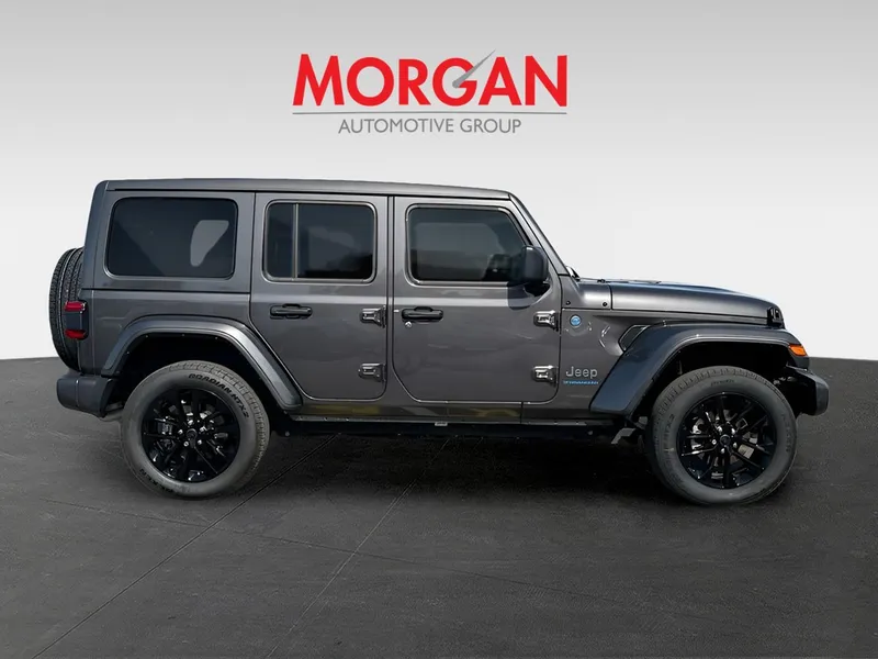 2025 Jeep Wrangler — photo 8 view