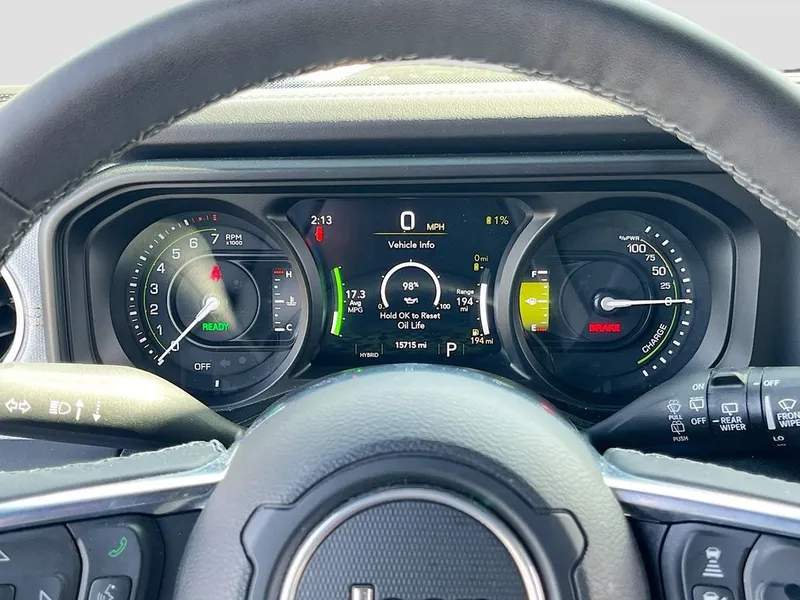 2025 Jeep Wrangler — photo 12 view
