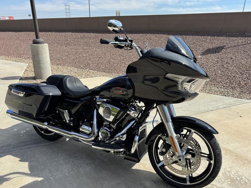 2025 Harley-Davidson FLTRX - Road Glide in VIVID BLACK — front three-quarter view