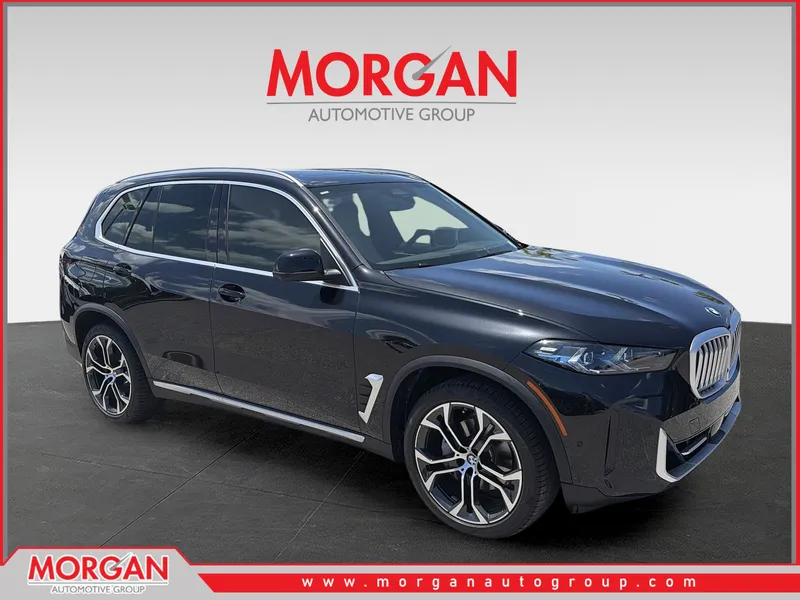 2026 BMW X5 xDrive40i in Black — front three-quarter view