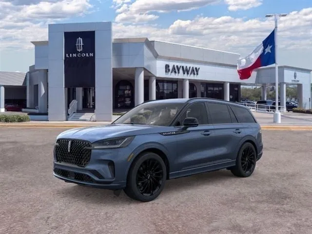2026 Lincoln Aviator Reserve in Whisper Blue Metallic Clearcoat — front three-quarter view