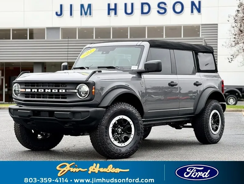 2025 Ford Bronco Base in Gray Metallic — front three-quarter view