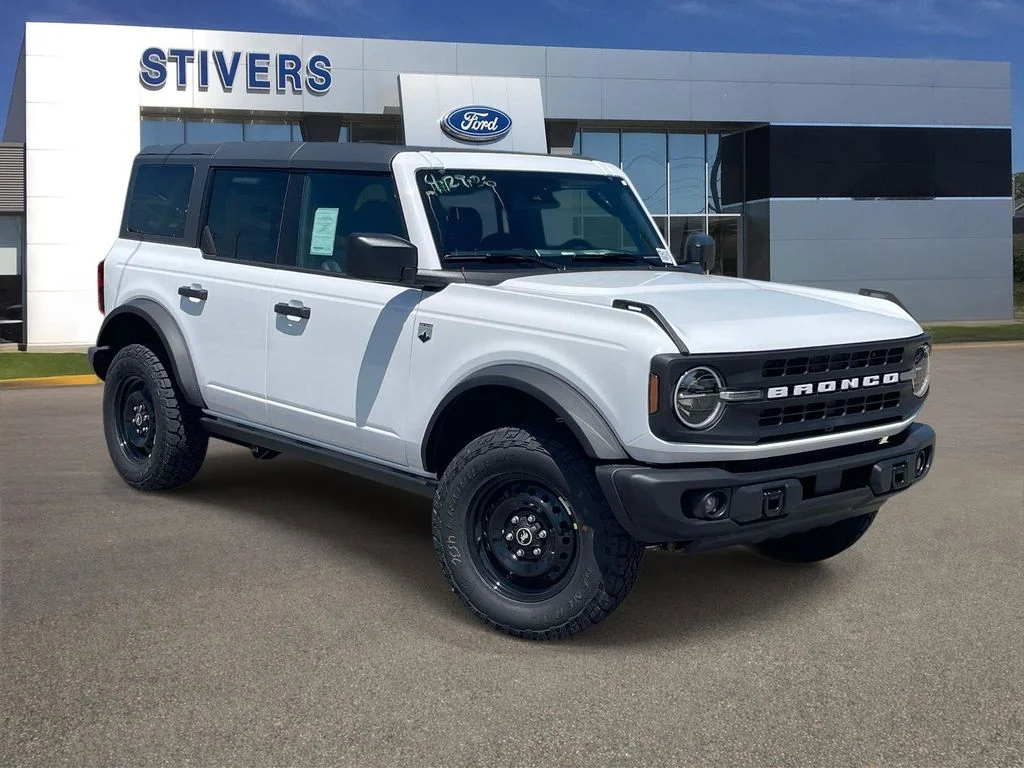 2026 Ford Bronco Big Bend in Oxford White — front three-quarter view