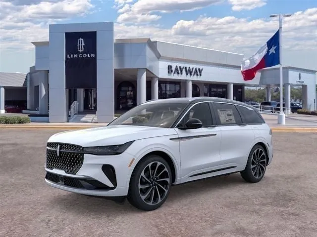 2026 Lincoln Nautilus Black Label in White Platinum Clearcoat Metallic — front three-quarter view