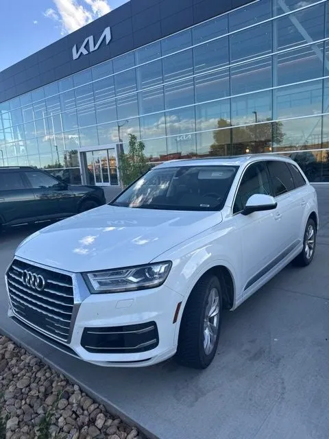 2017 Audi Q7 3.0T Premium Plus quattro in White — front three-quarter view