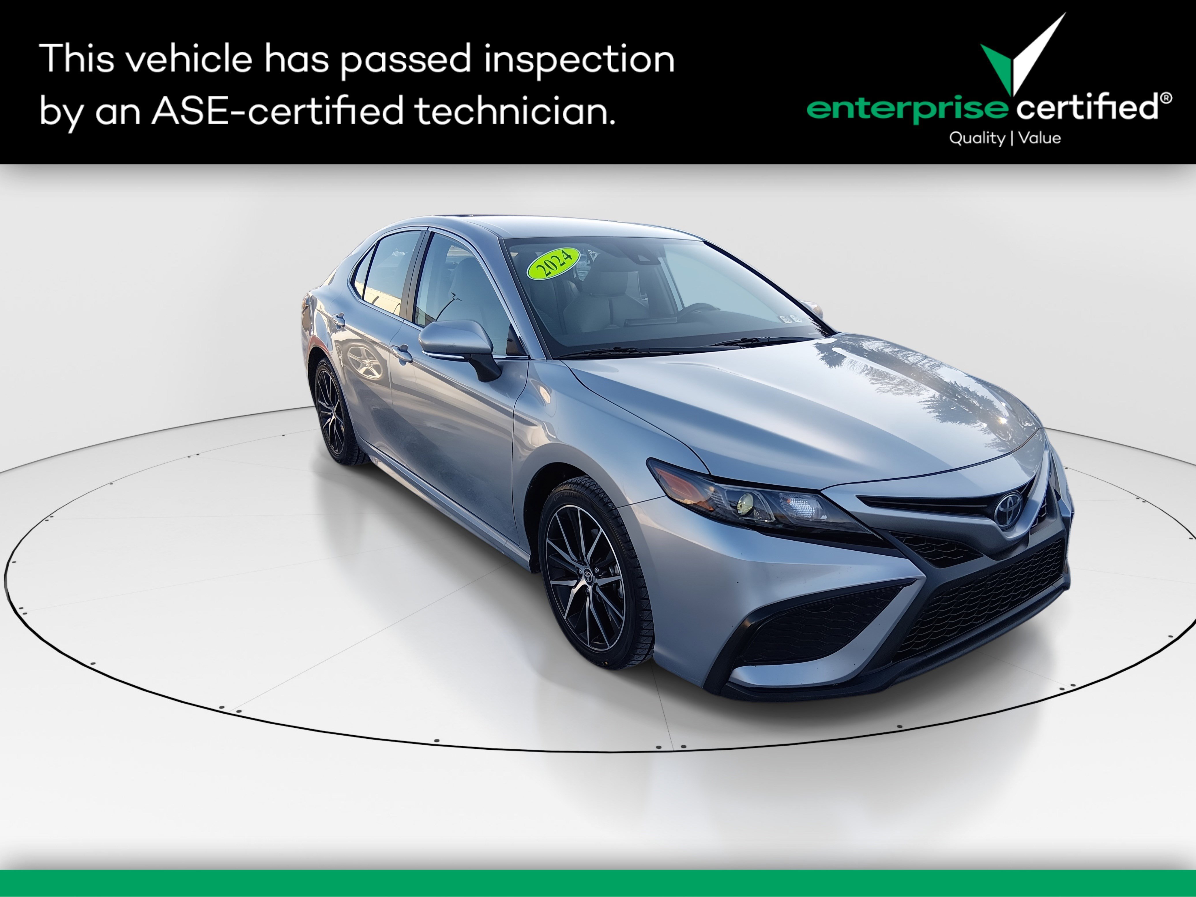 2024 Toyota Camry SE Auto — front three-quarter view